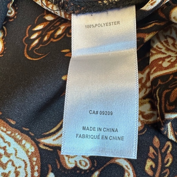 ❤️ Cleo Black and Brown Paisley Blouse Medium NWOT - Picture 4 of 6